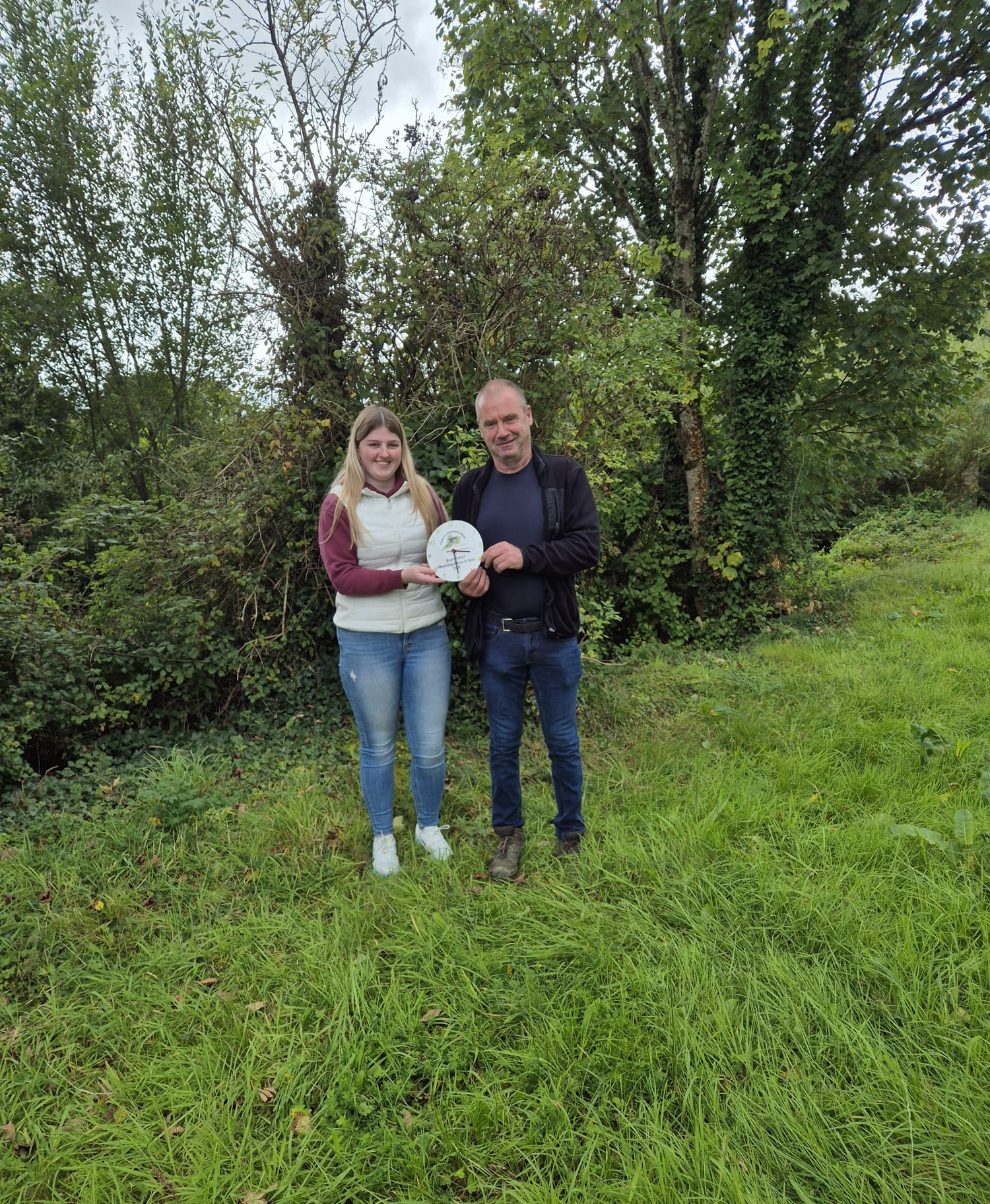 Scariff Mart Weanling Show and Sale Michael McNamara Scariff receiving his prize for the Best LM Bull from Aoife Rodgers Clare Marts.